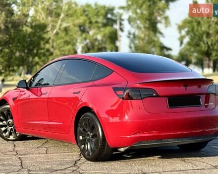 Красный Тесла Модель 3, объемом двигателя 0 л и пробегом 42 тыс. км за 21500 $, фото 6 на Automoto.ua
