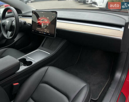 Красный Тесла Модель 3, объемом двигателя 0 л и пробегом 11 тыс. км за 25900 $, фото 27 на Automoto.ua