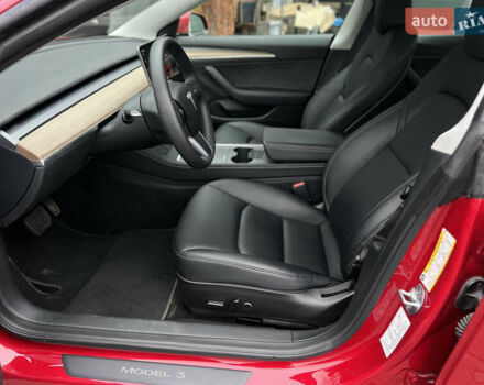 Красный Тесла Модель 3, объемом двигателя 0 л и пробегом 11 тыс. км за 25900 $, фото 6 на Automoto.ua