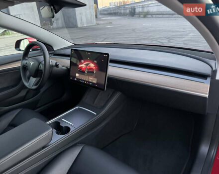 Тесла Модель 3 2023 у Києві на Automoto.ua Червоний Тесла Модель 3, об'ємом двигуна 0 л та пробігом 20 тис. км за 19999 $, фото 17 на Automoto.ua