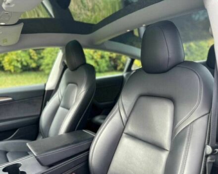 Червоний Тесла Модель 3, об'ємом двигуна 0 л та пробігом 25 тис. км за 16000 $, фото 9 на Automoto.ua