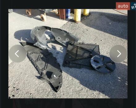 Красный Тесла Модель 3, объемом двигателя 0 л и пробегом 45 тыс. км за 12000 $, фото 14 на Automoto.ua