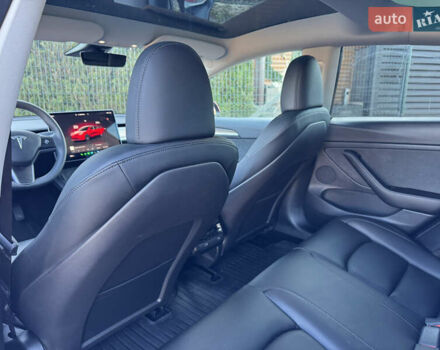 Красный Тесла Модель 3, объемом двигателя 0 л и пробегом 45 тыс. км за 19999 $, фото 42 на Automoto.ua