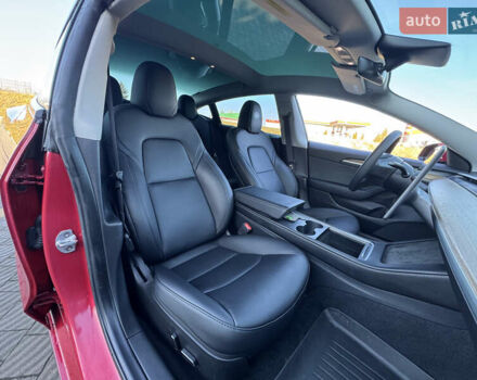 Красный Тесла Модель 3, объемом двигателя 0 л и пробегом 45 тыс. км за 19999 $, фото 25 на Automoto.ua