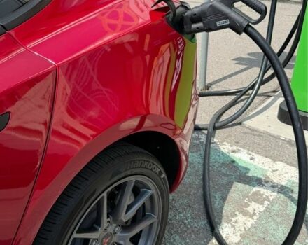 Красный Тесла Модель 3, объемом двигателя 0 л и пробегом 41 тыс. км за 18500 $, фото 6 на Automoto.ua