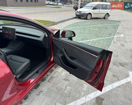 Красный Тесла Модель 3, объемом двигателя 0 л и пробегом 5 тыс. км за 27200 $, фото 40 на Automoto.ua