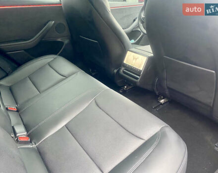 Червоний Тесла Модель 3, об'ємом двигуна 0 л та пробігом 12 тис. км за 31000 $, фото 12 на Automoto.ua