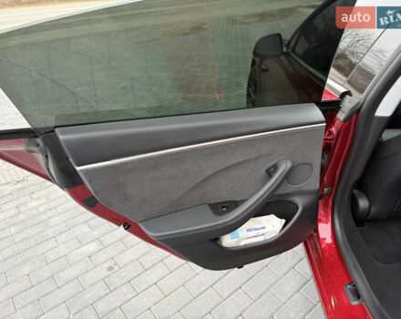 Червоний Тесла Модель 3, об'ємом двигуна 0 л та пробігом 10 тис. км за 29900 $, фото 14 на Automoto.ua