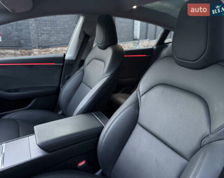 Червоний Тесла Модель 3, об'ємом двигуна 0 л та пробігом 43 тис. км за 33000 $, фото 24 на Automoto.ua