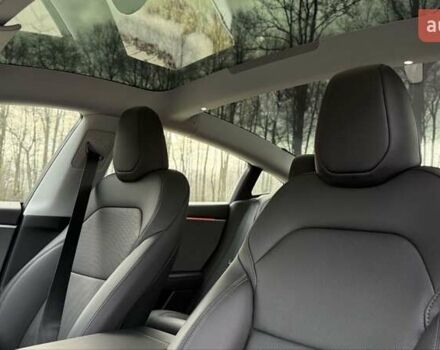 Красный Тесла Модель 3, объемом двигателя 0 л и пробегом 2 тыс. км за 24999 $, фото 41 на Automoto.ua