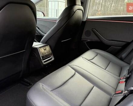 Красный Тесла Модель 3, объемом двигателя 0 л и пробегом 2 тыс. км за 24999 $, фото 49 на Automoto.ua