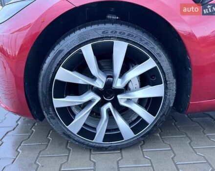 Красный Тесла Модель 3, объемом двигателя 0 л и пробегом 2 тыс. км за 24999 $, фото 68 на Automoto.ua