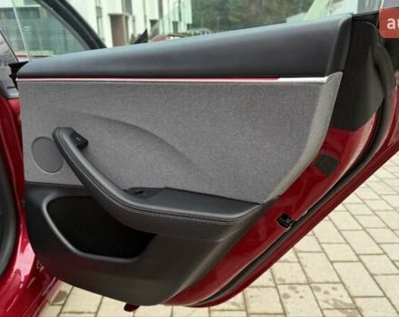 Красный Тесла Модель 3, объемом двигателя 0 л и пробегом 2 тыс. км за 24999 $, фото 35 на Automoto.ua