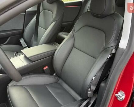 Красный Тесла Модель 3, объемом двигателя 0 л и пробегом 2 тыс. км за 24999 $, фото 40 на Automoto.ua