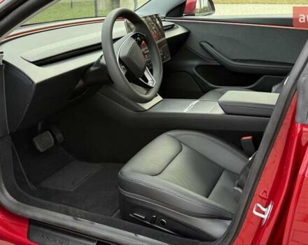 Красный Тесла Модель 3, объемом двигателя 0 л и пробегом 2 тыс. км за 24999 $, фото 39 на Automoto.ua