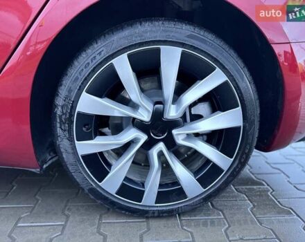 Красный Тесла Модель 3, объемом двигателя 0 л и пробегом 2 тыс. км за 24999 $, фото 69 на Automoto.ua