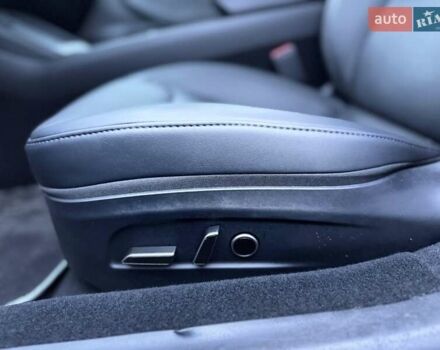 Красный Тесла Модель 3, объемом двигателя 0 л и пробегом 2 тыс. км за 24999 $, фото 51 на Automoto.ua