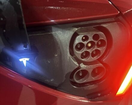 Красный Тесла Модель 3, объемом двигателя 0 л и пробегом 181 тыс. км за 19000 $, фото 11 на Automoto.ua
