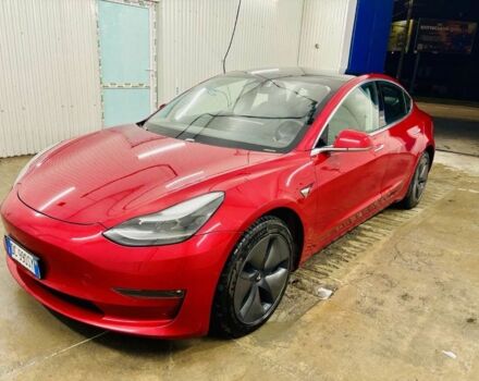 Красный Тесла Модель 3, объемом двигателя 0 л и пробегом 181 тыс. км за 19000 $, фото 1 на Automoto.ua