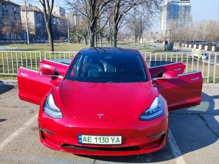 Тесла Модель 3 2018 у Дніпро (Дніпропетровську) на Automoto.ua Червоний Тесла Модель 3, об'ємом двигуна 0 л та пробігом 91 тис. км за 18000 $, фото 1 на Automoto.ua