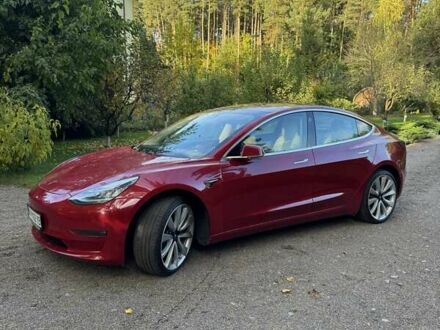 Тесла Модель 3 2018 у Києві на Automoto.ua Червоний Тесла Модель 3, об'ємом двигуна 0 л та пробігом 97 тис. км за 19600 $, фото 1 на Automoto.ua