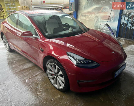 Червоний Тесла Модель 3, об'ємом двигуна 0 л та пробігом 101 тис. км за 20100 $, фото 1 на Automoto.ua