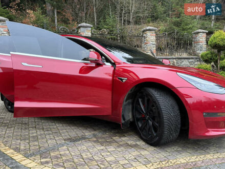 Красный Тесла Модель 3, объемом двигателя 0 л и пробегом 129 тыс. км за 20999 $, фото 1 на Automoto.ua