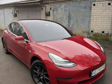 Красный Тесла Модель 3, объемом двигателя 0 л и пробегом 110 тыс. км за 17500 $, фото 1 на Automoto.ua