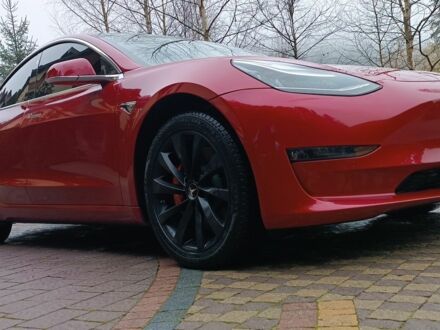 Тесла Модель 3 2018 в Львове на Automoto.ua Красный Тесла Модель 3, объемом двигателя 0 л и пробегом 81 тыс. км за 27000 $, фото 1 на Automoto.ua