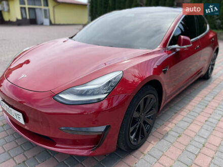 Тесла Модель 3 2018 в Черновцах на Automoto.ua Красный Тесла Модель 3, объемом двигателя 0 л и пробегом 235 тыс. км за 15799 $, фото 1 на Automoto.ua