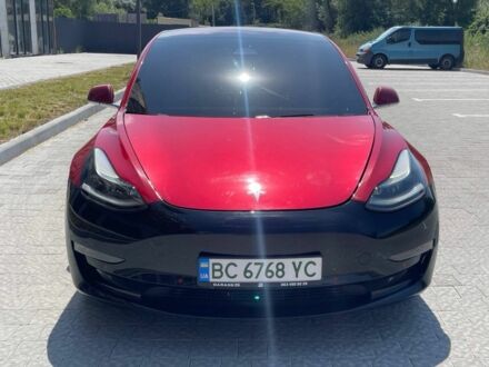Тесла Модель 3 2018 в Львове на Automoto.ua Красный Тесла Модель 3, объемом двигателя 0 л и пробегом 130 тыс. км за 14000 $, фото 1 на Automoto.ua