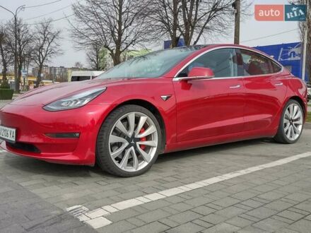 Тесла Модель 3 2018 в Хмельницком на Automoto.ua Красный Тесла Модель 3, объемом двигателя 0 л и пробегом 105 тыс. км за 19500 $, фото 1 на Automoto.ua