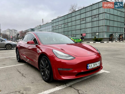 Тесла Модель 3 2018 в Харькове на Automoto.ua Красный Тесла Модель 3, объемом двигателя 0 л и пробегом 141 тыс. км за 19900 $, фото 1 на Automoto.ua