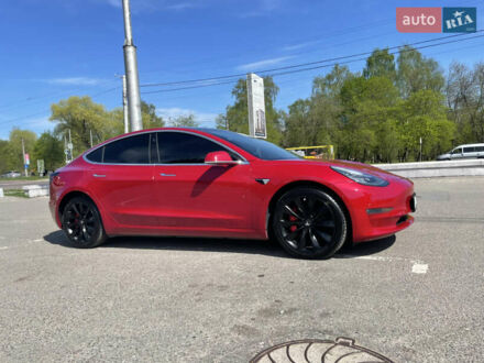 Тесла Модель 3 2018 в Львове на Automoto.ua Красный Тесла Модель 3, объемом двигателя 0 л и пробегом 84 тыс. км за 17500 $, фото 1 на Automoto.ua