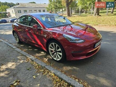 Тесла Модель 3 2018 у Києві на Automoto.ua Червоний Тесла Модель 3, об'ємом двигуна 0 л та пробігом 76 тис. км за 19900 $, фото 1 на Automoto.ua