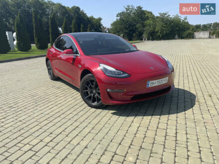 Тесла Модель 3 2019 в Одессе на Automoto.ua Красный Тесла Модель 3, объемом двигателя 0 л и пробегом 68 тыс. км за 20300 $, фото 1 на Automoto.ua