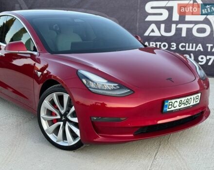 Красный Тесла Модель 3, объемом двигателя 0 л и пробегом 93 тыс. км за 17500 $, фото 1 на Automoto.ua