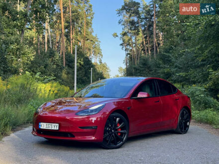 Тесла Модель 3 2019 в Киеве на Automoto.ua Красный Тесла Модель 3, объемом двигателя 0 л и пробегом 90 тыс. км за 24000 $, фото 1 на Automoto.ua