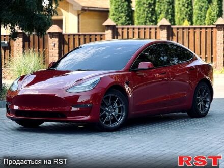 Тесла Модель 3 2019 в Полтаве на Automoto.ua Красный Тесла Модель 3, объемом двигателя 0 л и пробегом 43 тыс. км за 17500 $, фото 1 на Automoto.ua
