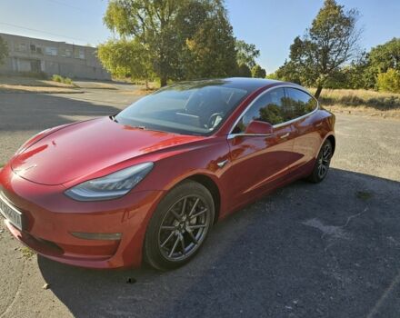 Красный Тесла Модель 3, объемом двигателя 0 л и пробегом 113 тыс. км за 21000 $, фото 1 на Automoto.ua