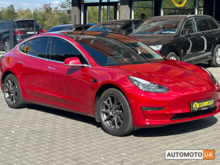 Тесла Модель 3 2019 в Черновцах на Automoto.ua Красный Тесла Модель 3, объемом двигателя 60 л и пробегом 111 тыс. км за 20200 $, фото 1 на Automoto.ua