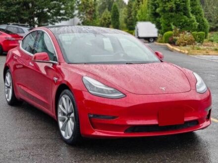 Тесла Модель 3 2019 в Ивано-Франковске на Automoto.ua Красный Тесла Модель 3, объемом двигателя 0 л и пробегом 29 тыс. км за 13000 $, фото 1 на Automoto.ua