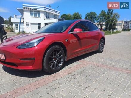 Тесла Модель 3 2019 в Ивано-Франковске на Automoto.ua Красный Тесла Модель 3, объемом двигателя 0 л и пробегом 23 тыс. км за 17900 $, фото 1 на Automoto.ua