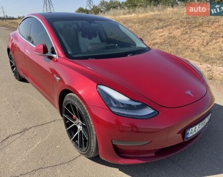Красный Тесла Модель 3, объемом двигателя 0 л и пробегом 130 тыс. км за 17000 $, фото 1 на Automoto.ua
