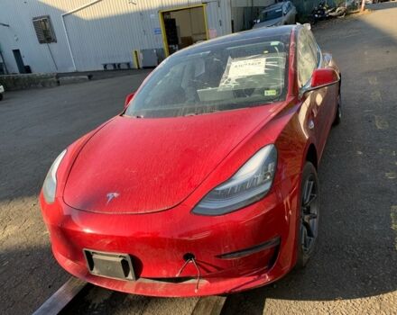 Тесла Модель 3 2019 у Івано-Франківську на Automoto.ua Червоний Тесла Модель 3, об'ємом двигуна 0 л та пробігом 60 тис. км за 10300 $, фото 1 на Automoto.ua