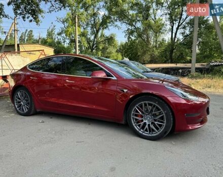 Красный Тесла Модель 3, объемом двигателя 0 л и пробегом 130 тыс. км за 18000 $, фото 1 на Automoto.ua