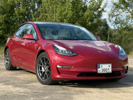 Тесла Модель 3 2020 у Рівному на Automoto.ua Червоний Тесла Модель 3, об'ємом двигуна 0 л та пробігом 87 тис. км за 19999 $, фото 1 на Automoto.ua