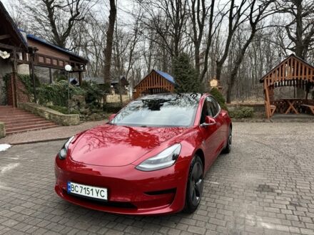 Тесла Модель 3 2020 у Дрогобичі на Automoto.ua Червоний Тесла Модель 3, об'ємом двигуна 0 л та пробігом 90 тис. км за 16800 $, фото 1 на Automoto.ua