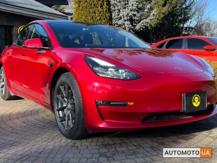 Тесла Модель 3 2020 у Львові на Automoto.ua Червоний Тесла Модель 3, об'ємом двигуна 82 л та пробігом 54 тис. км за 24600 $, фото 1 на Automoto.ua