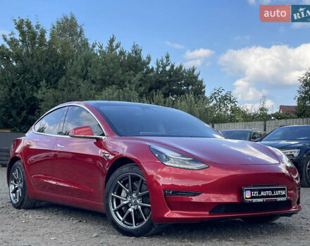 Красный Тесла Модель 3, объемом двигателя 0 л и пробегом 120 тыс. км за 18999 $, фото 1 на Automoto.ua